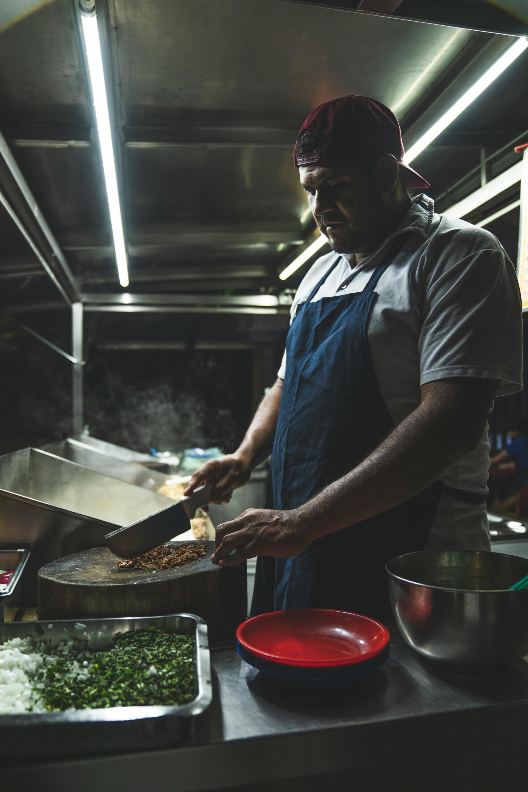 Guía Completa 2026: Cómo Emprender un Negocio de Comida en México (Costos y Trámites)